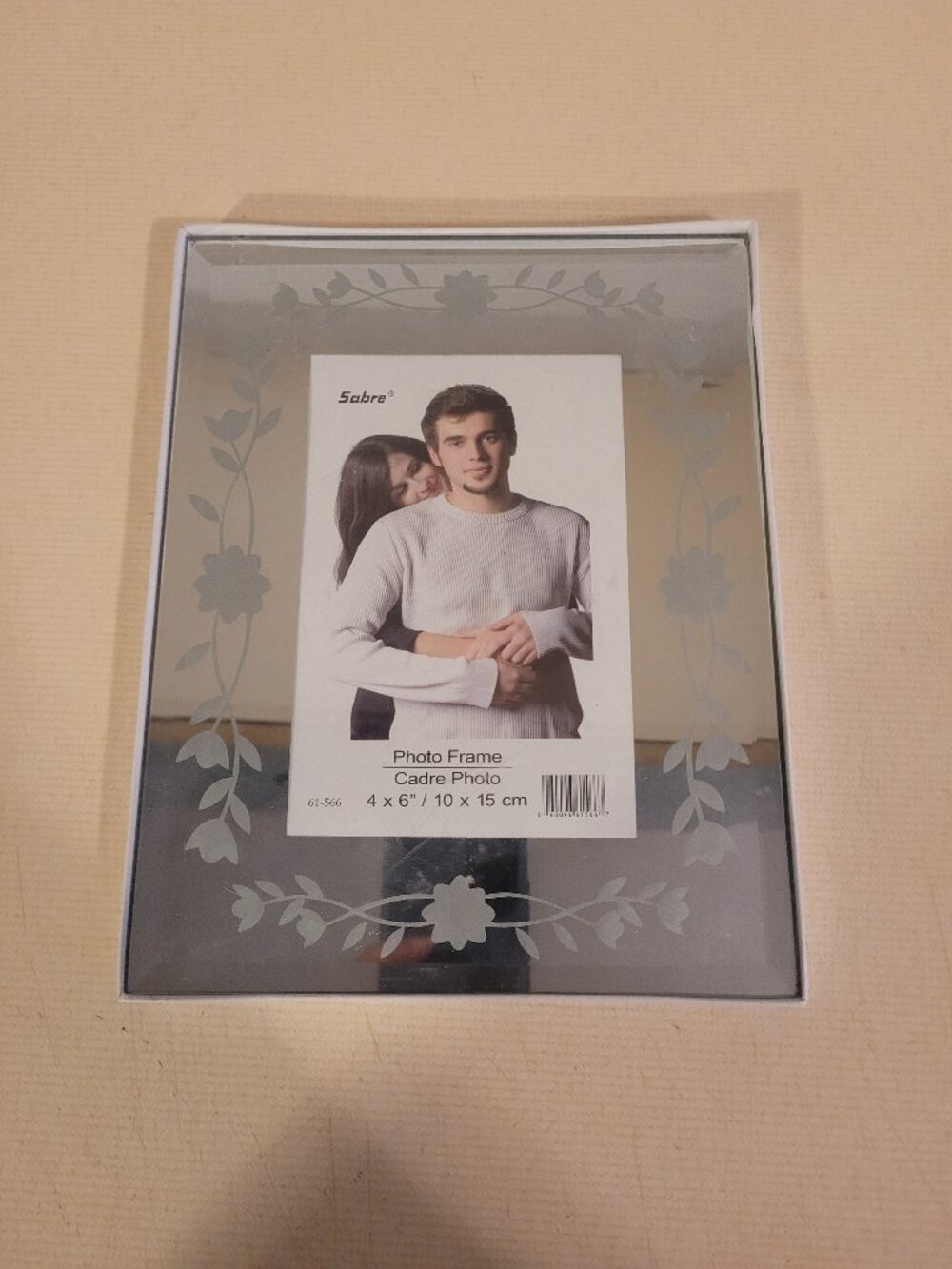 NWT Sabre Elegant Frosted Glass Floral 4x6 Photo Frame Picture Frame